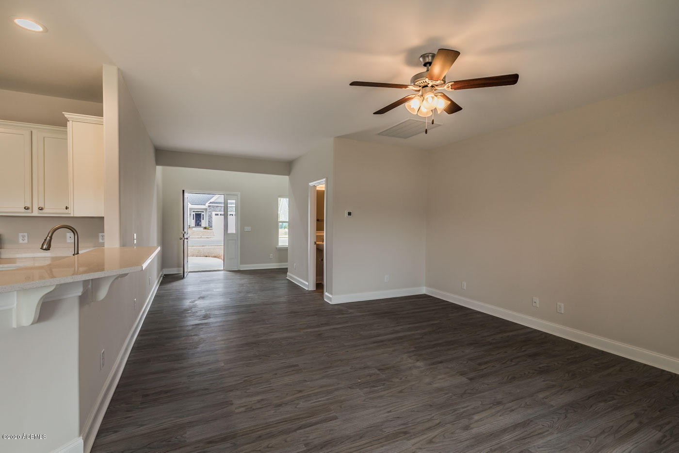 487 Fort Sullivan Drive Ridgeland, SC 29936 - Photo 8 of 45 8 Great room