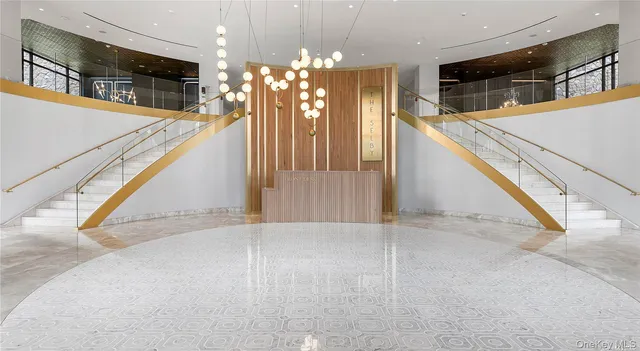 $7,000 | 695 Merrick Avenue, Unit 304, Westbury, NY 11590