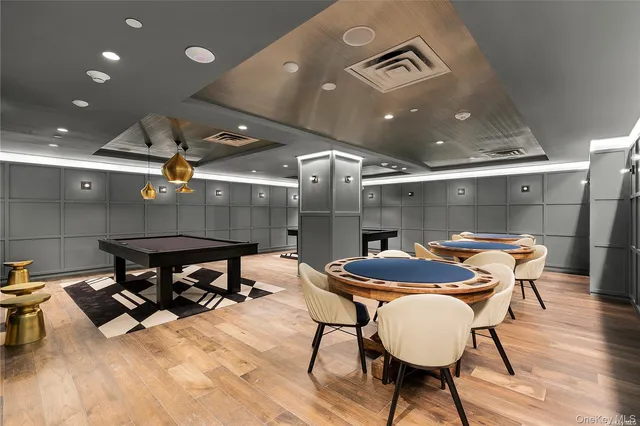 $7,000 | 695 Merrick Avenue, Unit 304, Westbury, NY 11590