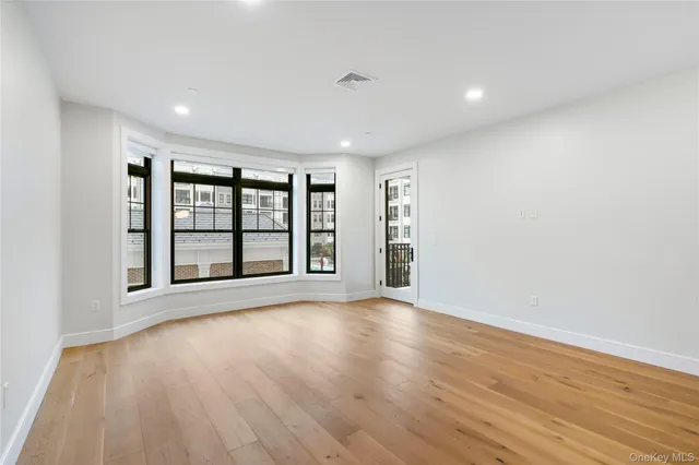 $7,000 | 695 Merrick Avenue, Unit 304, Westbury, NY 11590