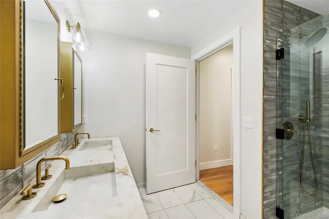 $7,000 | 695 Merrick Avenue, Unit 304, Westbury, NY 11590