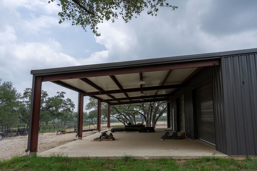 426 Mill Run New Braunfels, TX 78132 - Photo 6 of 40 a view of sitting area in balcony