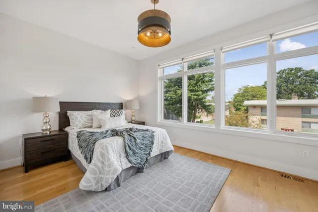 $1,950,000 | 1325 D Street Southeast, Washington, DC 20003