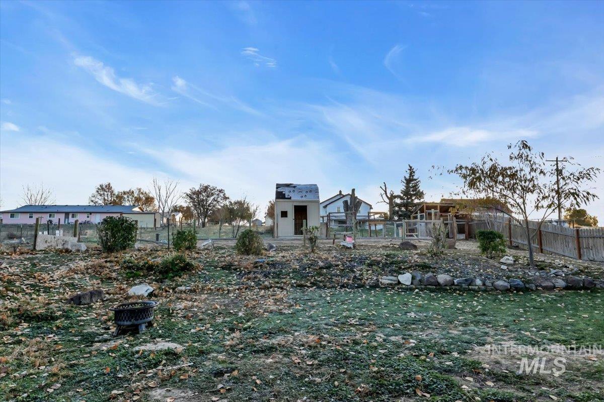 15046 Burger Lane Caldwell, ID 83607 - Photo 19 of 31 View of yard