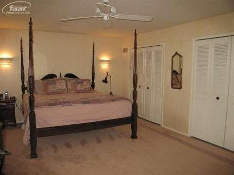 618 Morrish Road Flushing, MI 48433 - Photo 17 of 28 20359310-16.JPG