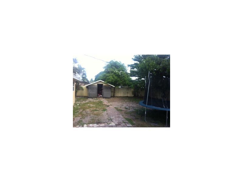 240 Northeast 27th Street Pompano Beach, FL 33064 - Photo 16 of 17 Storage