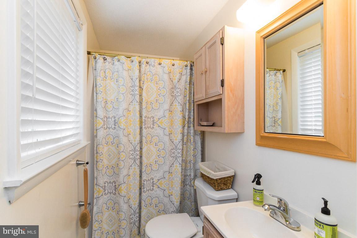 8058 Athena Street Springfield, VA 22153 - Photo 12 of 29 Bathroom
