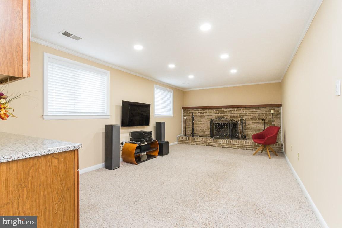 8058 Athena Street Springfield, VA 22153 - Photo 18 of 29 Family room - lower level