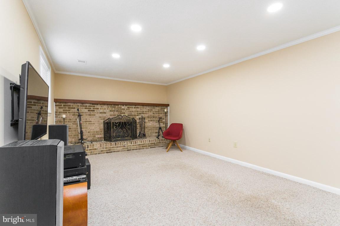 8058 Athena Street Springfield, VA 22153 - Photo 19 of 29 Family room - lower level