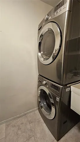 $1,950 | 3918 Oak Limb Court, Tampa, FL 33614