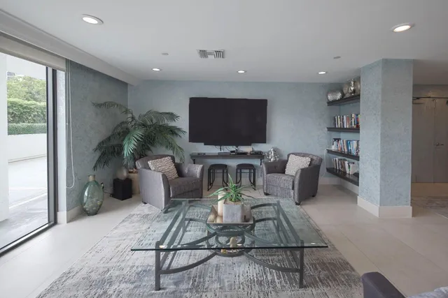 $995,000 | 3450 South Ocean Boulevard, Unit 401, Highland Beach, FL 33487