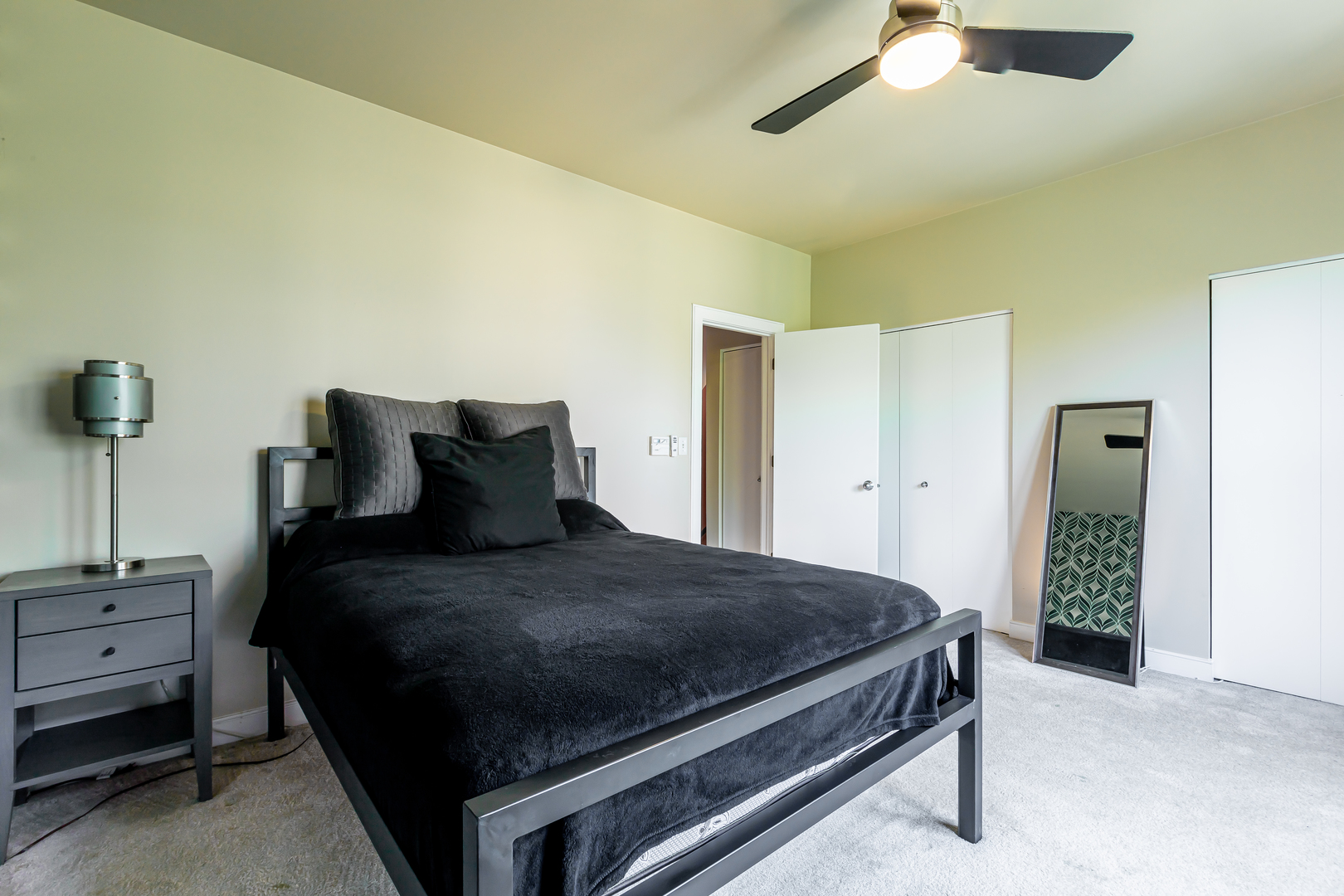 2342 West George Street Chicago, IL 60618 - Photo 11 of 17