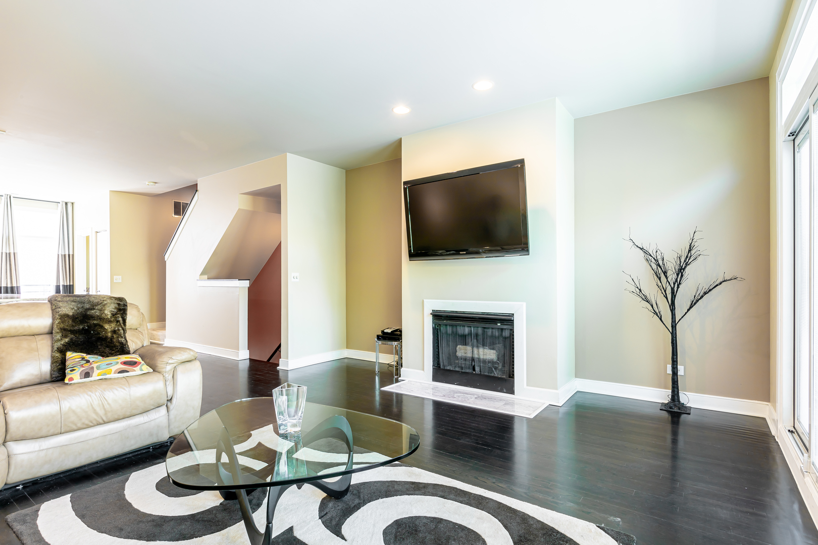 2342 West George Street Chicago, IL 60618 - Photo 3 of 17