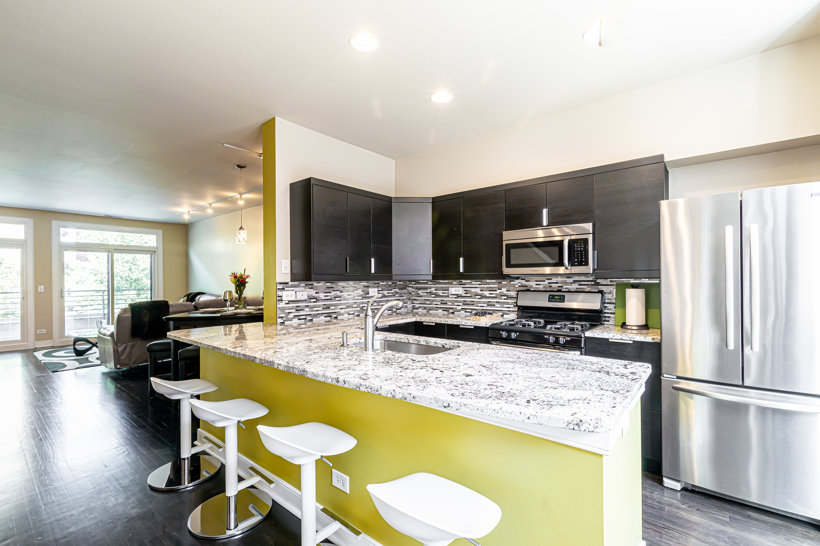 2342 West George Street Chicago, IL 60618 - Photo 7 of 17