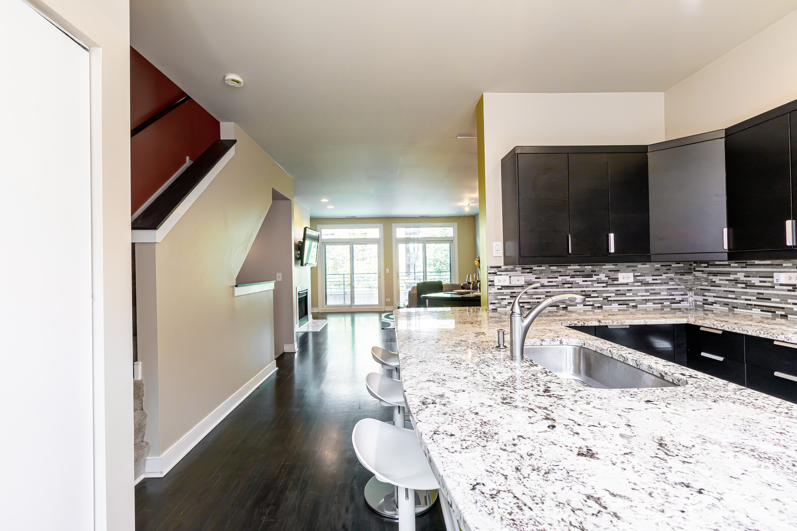 2342 West George Street Chicago, IL 60618 - Photo 8 of 17