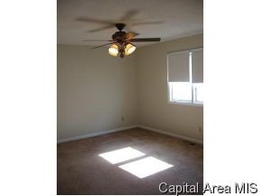 4033 Thornbrook Lane Springfield, IL 62711 - Photo 4 of 7 Gallery Image 4