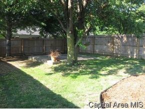 4033 Thornbrook Lane Springfield, IL 62711 - Photo 6 of 7 Gallery Image 6