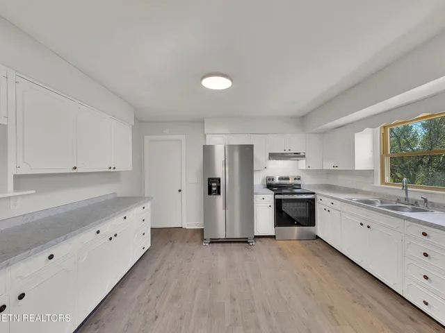 $325,000 | 119 Colonial Heights, La Follette, TN 37766