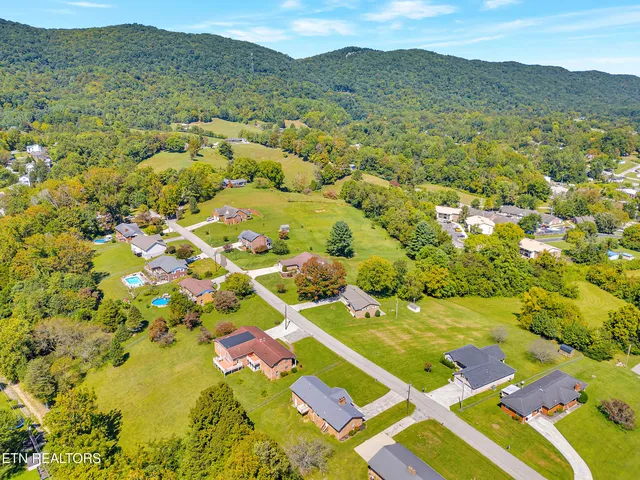 $325,000 | 119 Colonial Heights, La Follette, TN 37766