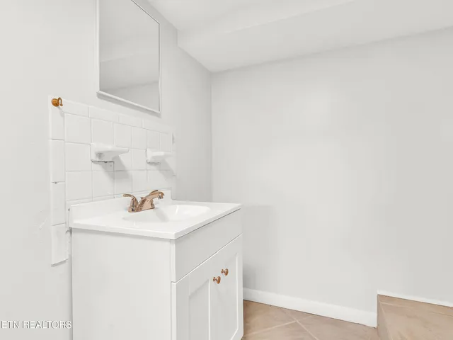 $325,000 | 119 Colonial Heights, La Follette, TN 37766