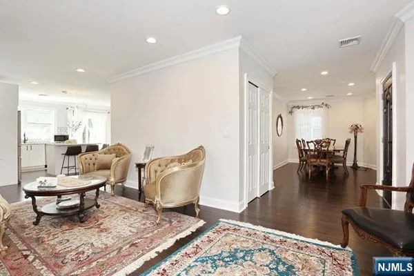 $999,000 | 27 West Street, Closter, NJ 07624