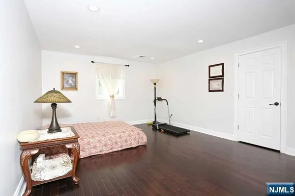 $999,000 | 27 West Street, Closter, NJ 07624