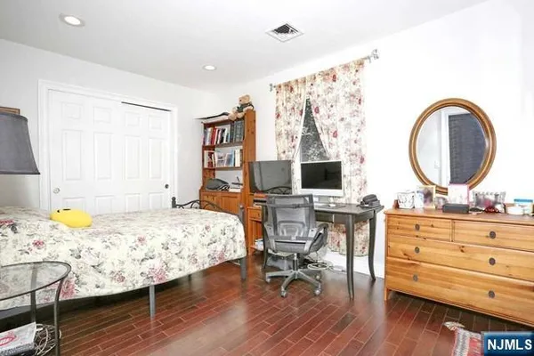 $999,000 | 27 West Street, Closter, NJ 07624