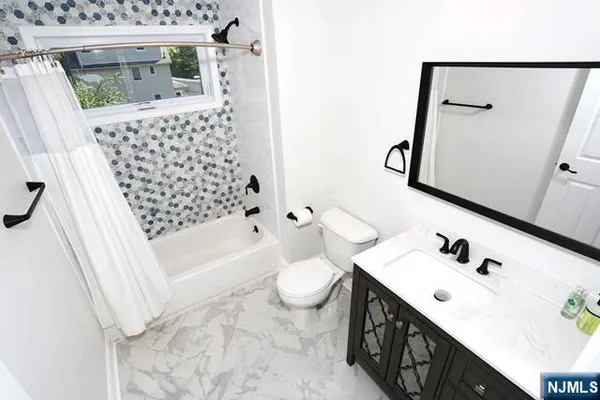 $999,000 | 27 West Street, Closter, NJ 07624