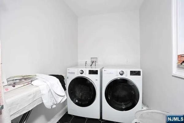 $999,000 | 27 West Street, Closter, NJ 07624