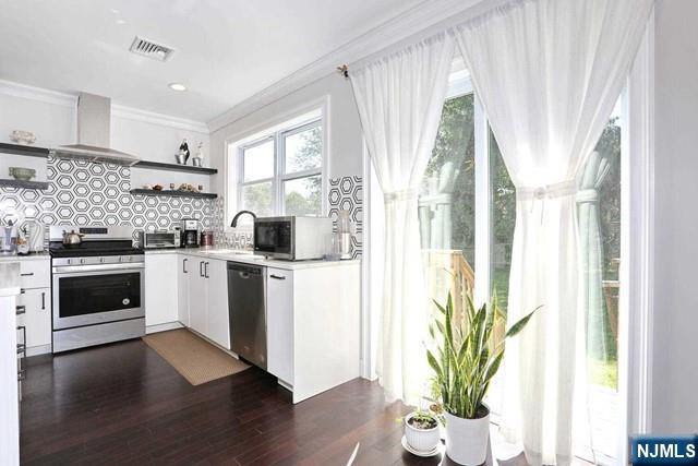 27 West Street Closter, NJ 07624 - Photo 4 of 42