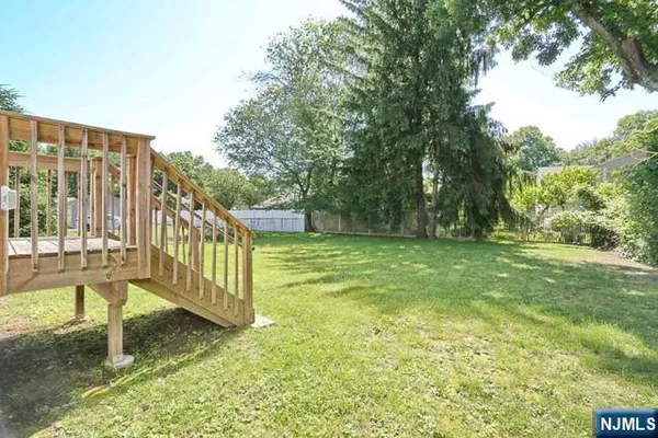 $999,000 | 27 West Street, Closter, NJ 07624