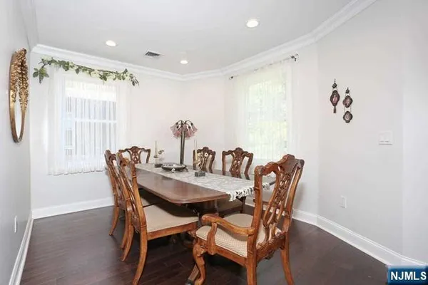 $999,000 | 27 West Street, Closter, NJ 07624
