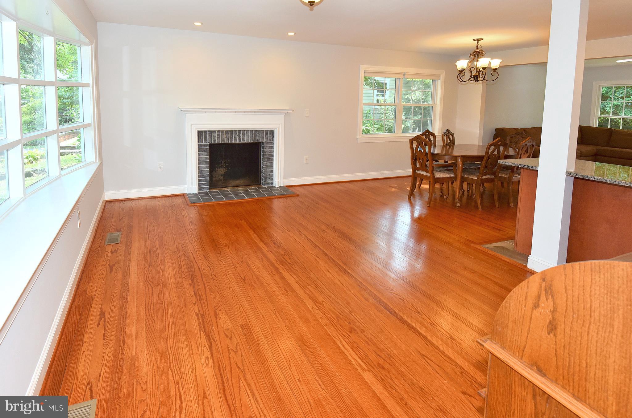 203 Valley Road Linthicum Heights, MD 21090 - Photo 5 of 52 Front Entry to Living room