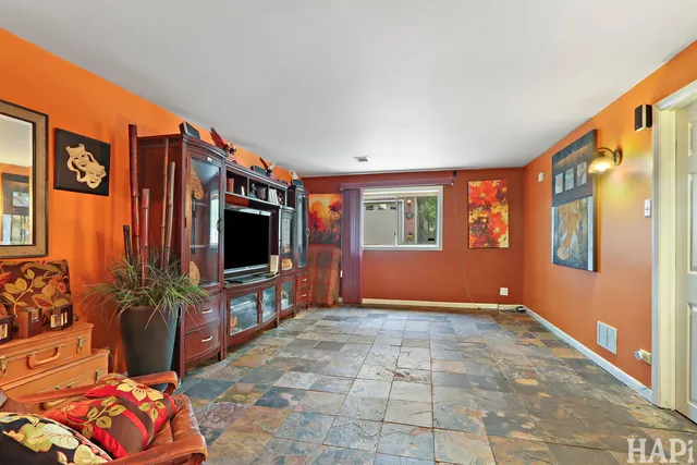 $495,000 | 2176 North Westmoreland Drive, Palatine, IL 60074