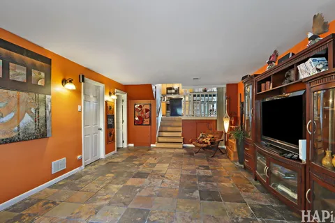 $495,000 | 2176 North Westmoreland Drive, Palatine, IL 60074