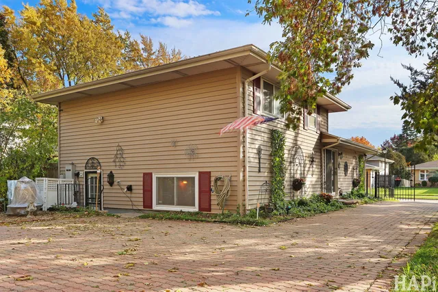 $495,000 | 2176 North Westmoreland Drive, Palatine, IL 60074