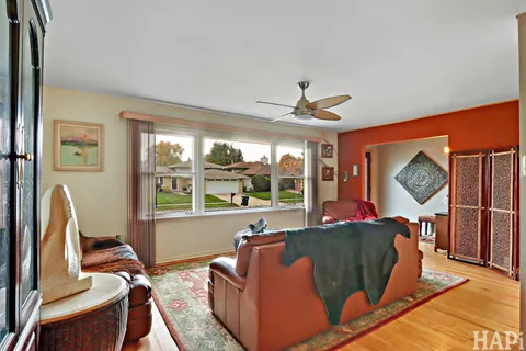 $495,000 | 2176 North Westmoreland Drive, Palatine, IL 60074