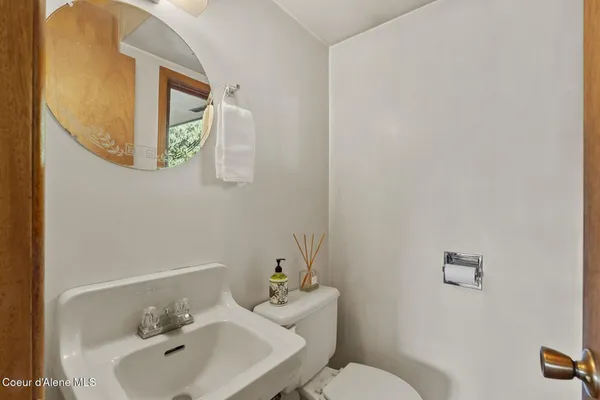 $1,395,000 | 125 South Smith Creek, Sandpoint, ID 83864