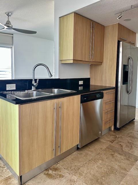 7600 Collins Avenue, Unit 608 Miami Beach, FL 33141 - Photo 2 of 17