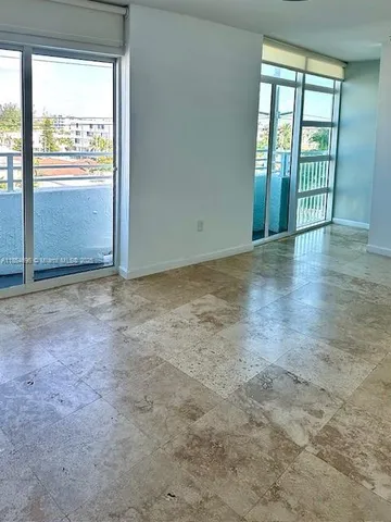 $3,000 | 7600 Collins Avenue, Unit 608, Miami Beach, FL 33141