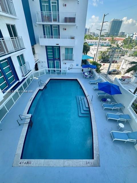7600 Collins Avenue, Unit 608 Miami Beach, FL 33141 - Photo 8 of 17