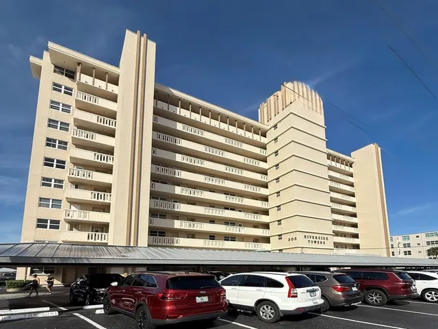 a car parked in front of a building