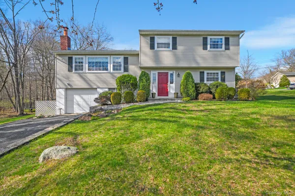 $1,095,000 | 1 Anne Place, Pleasantville, NY 10570