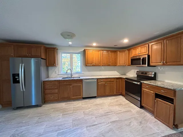 $3,100 | 131 Portsmouth Avenue, Stratham, NH 03885