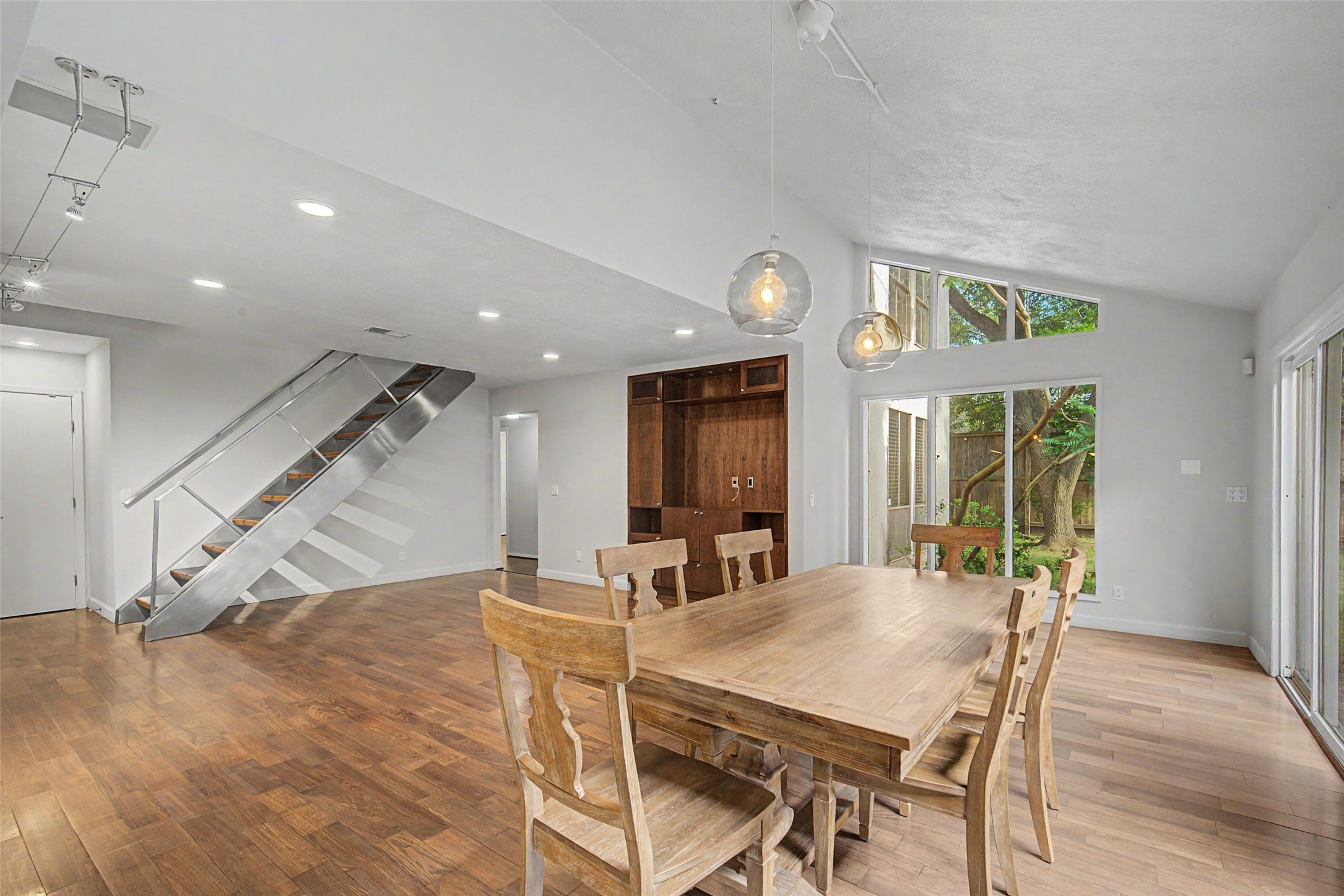 2723 Nottingham Street Houston, TX 77005 - Photo 13 of 47