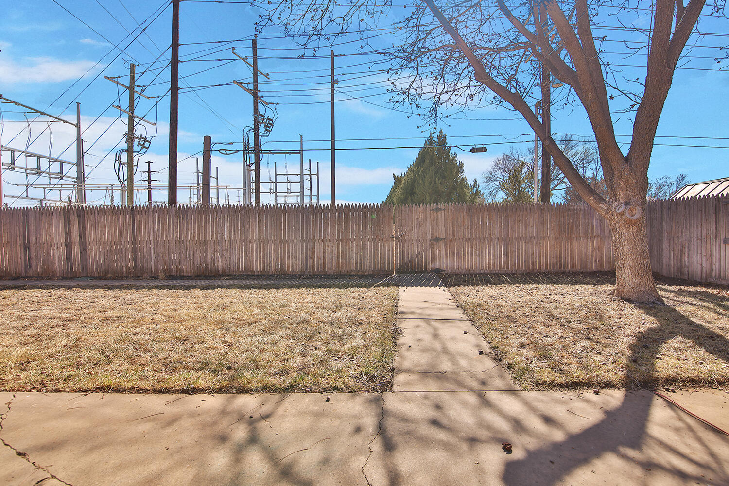 4805 73rd Street Lubbock, TX 79424 - Photo 25 of 26 a view of a backyard