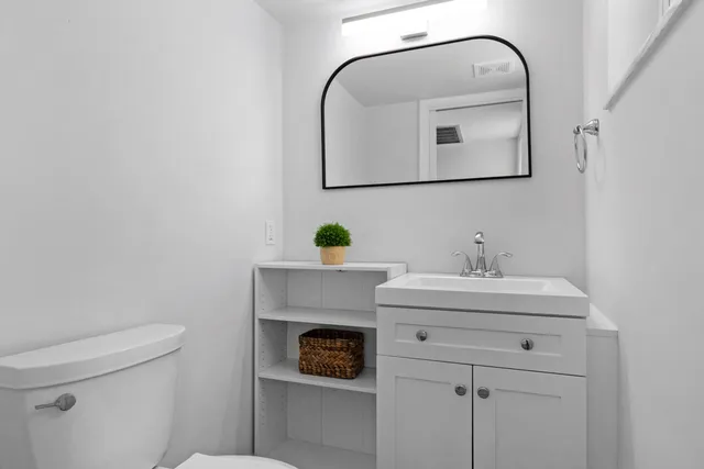 $250,000 | 1481 South Ocean Boulevard, Unit 208E, Lauderdale-by-the-Sea, FL 33062