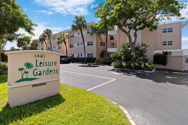 $250,000 | 1481 South Ocean Boulevard, Unit 208E, Lauderdale-by-the-Sea, FL 33062