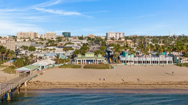 $250,000 | 1481 South Ocean Boulevard, Unit 208E, Lauderdale-by-the-Sea, FL 33062