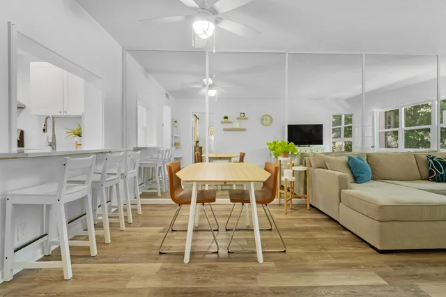 $250,000 | 1481 South Ocean Boulevard, Unit 208E, Lauderdale-by-the-Sea, FL 33062